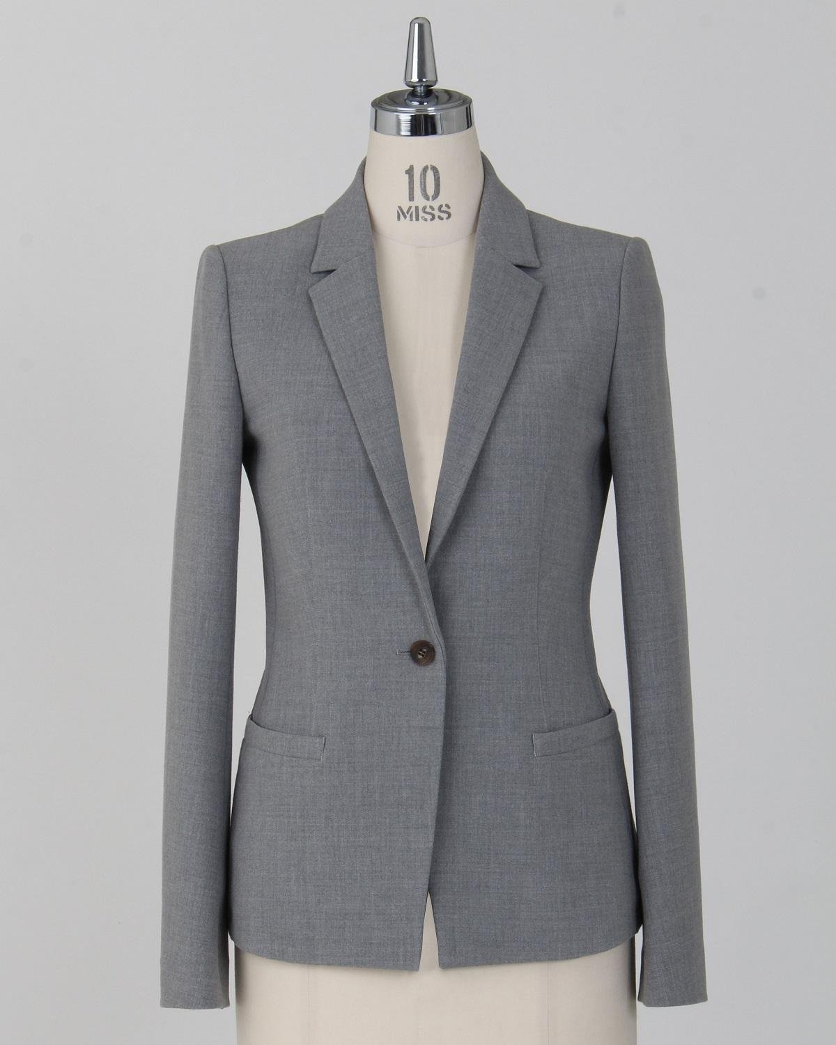 EPOCA」30周年 働く女性と共に進化した「24 TWENTY FOUR JACKET」新